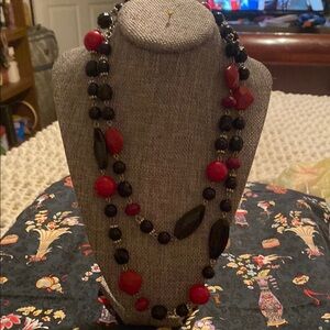 Vintage Elegant Red and Black Beaded Necklace